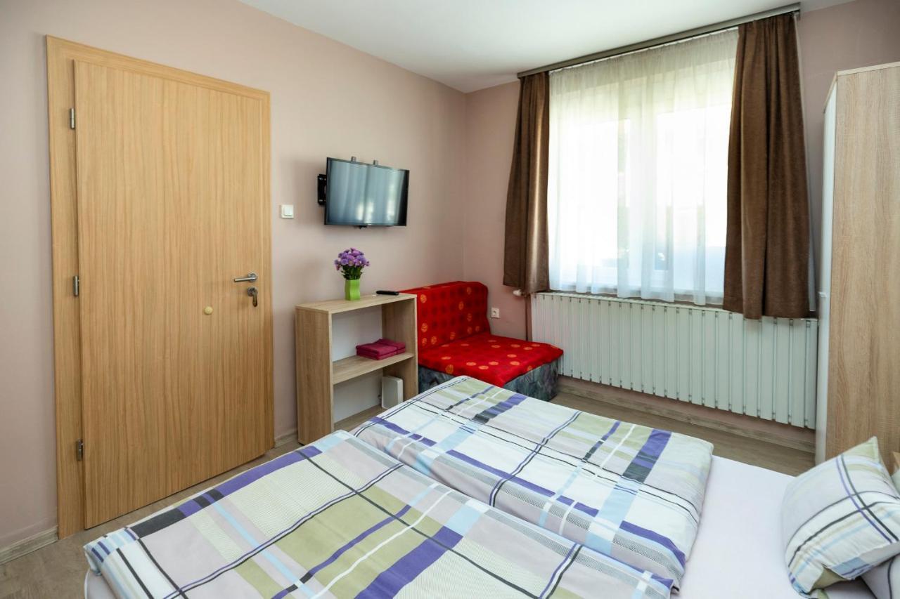 Cecey Apartman Эгер Экстерьер фото
